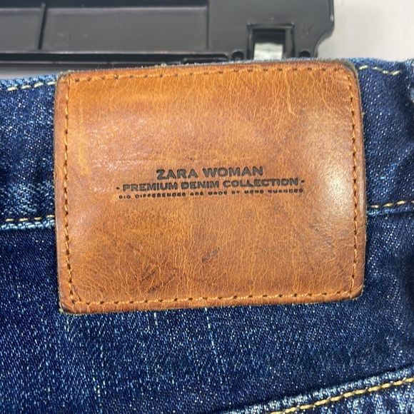 Zara Woman Cropped Buttonfly Hi Rise Blue Jeans. US Size 8. - Picture 10 of 13